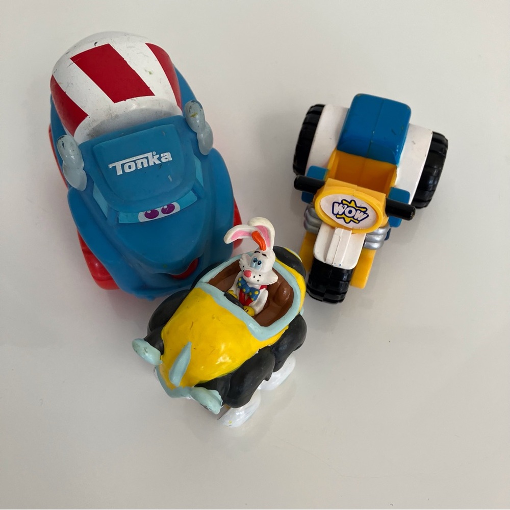 Bundle of little toys, Roger Rabbit Figure Disney, Tonka truck, moto vintage